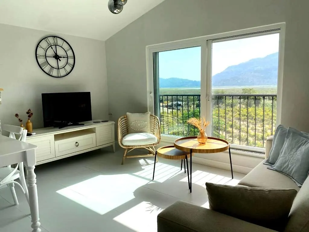 Airport Blue Eye Apartment: Convenient Dalaman Stopover
